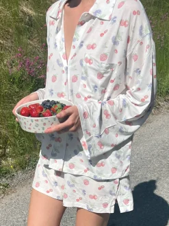 Best Djerf Avenue All Around Bowl Big Summer Berries