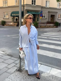 Flash Sale Djerf Avenue Breezy Midi Skirt Blue