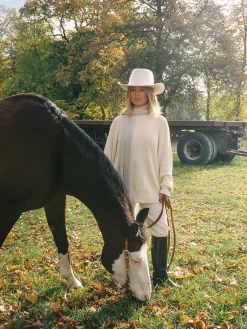 Best Djerf Avenue Chunky Raglan Roundneck Off White