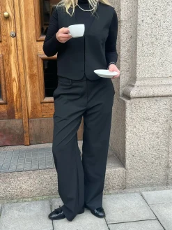 Shop Djerf Avenue Day-to-day Vest Black