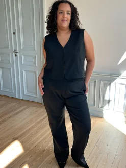 Shop Djerf Avenue Day-to-day Vest Black