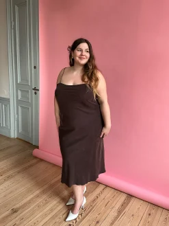 Clearance Djerf Avenue Dream Dress Midi Dark mocha