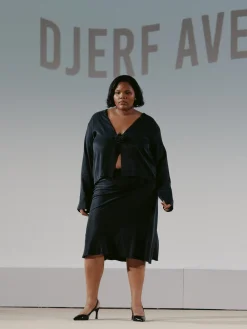 Online Djerf Avenue Dream Skirt Ash