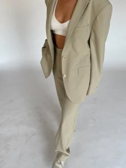 New Djerf Avenue First Choice Pants Greige