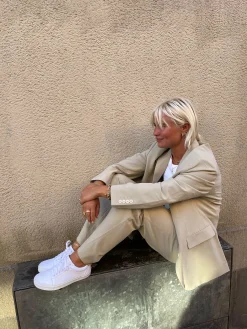 New Djerf Avenue First Choice Pants Greige