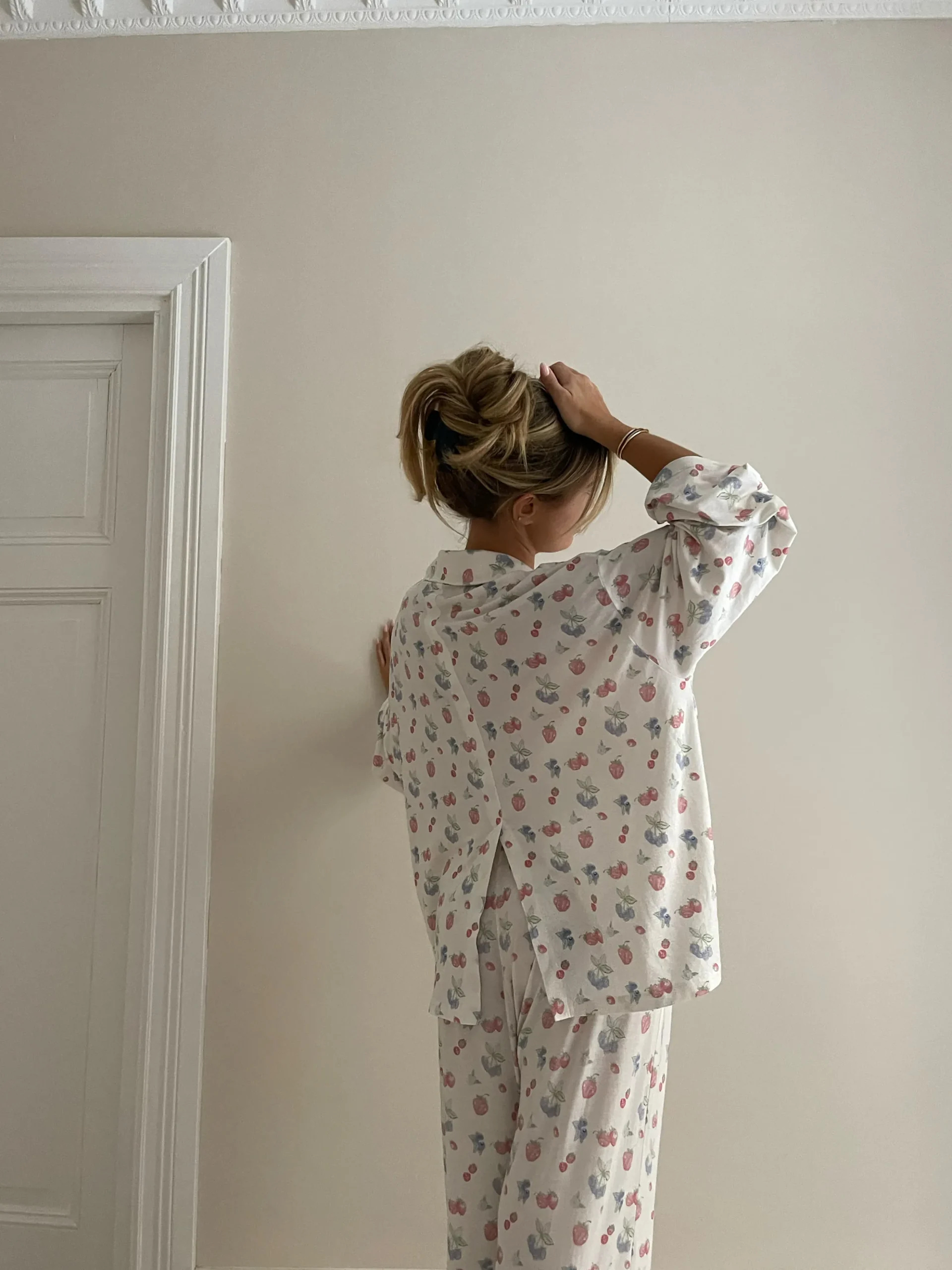 Best Sale Djerf Avenue Go Slow Shirt Summer Berries