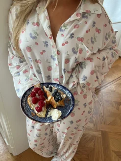 Best Sale Djerf Avenue Go Slow Shirt Summer Berries