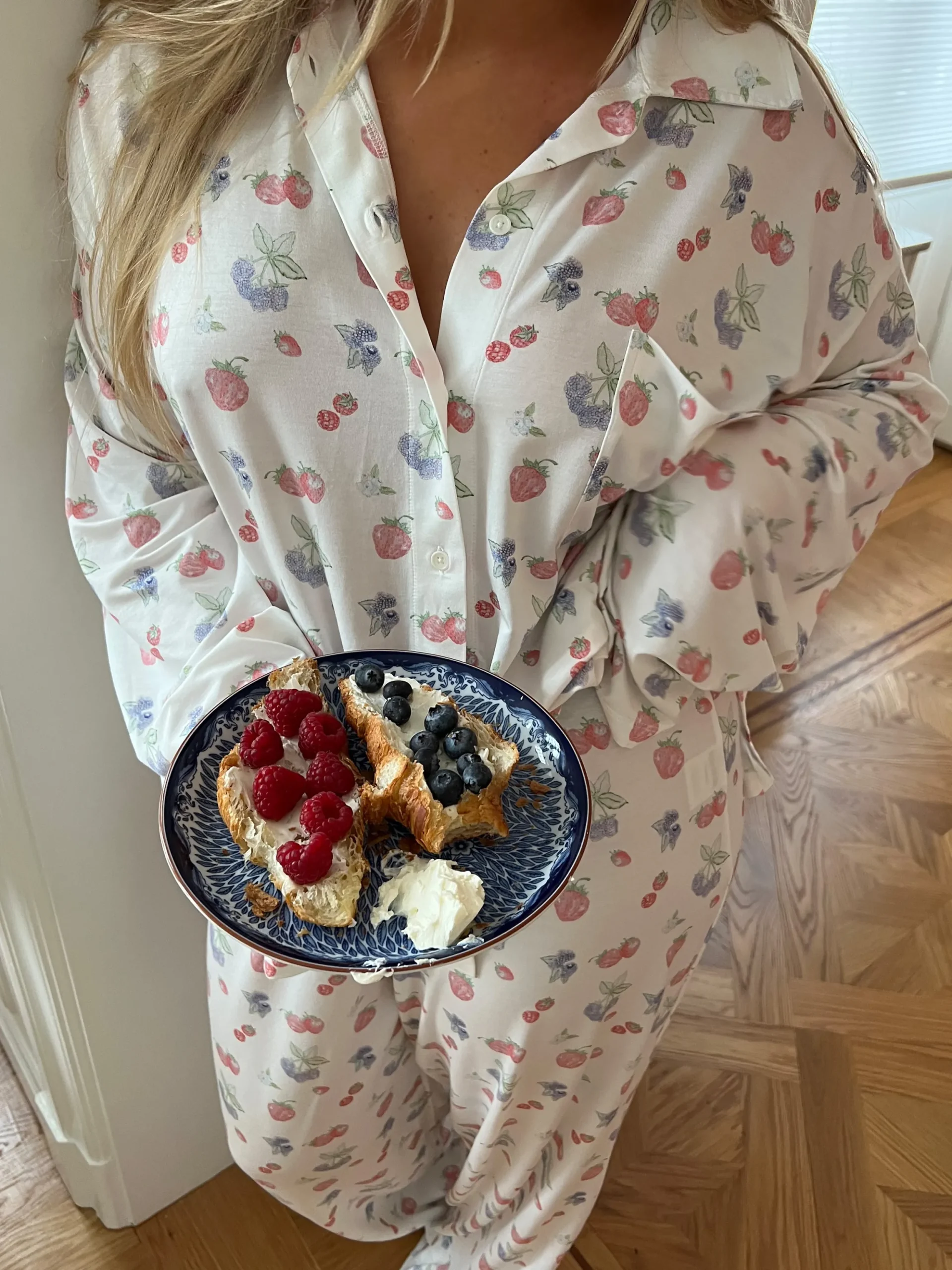 Best Sale Djerf Avenue Go Slow Shirt Summer Berries