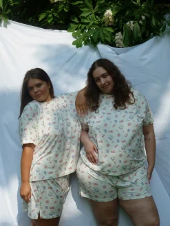 New Djerf Avenue Go Slow Shorts Summer Berries