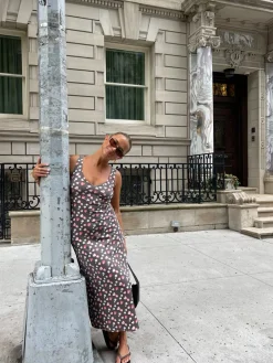 Store Djerf Avenue Midnight Dress Wild Strawberry