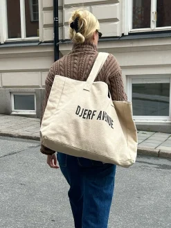 Fashion Djerf Avenue On The Go Bag Sand