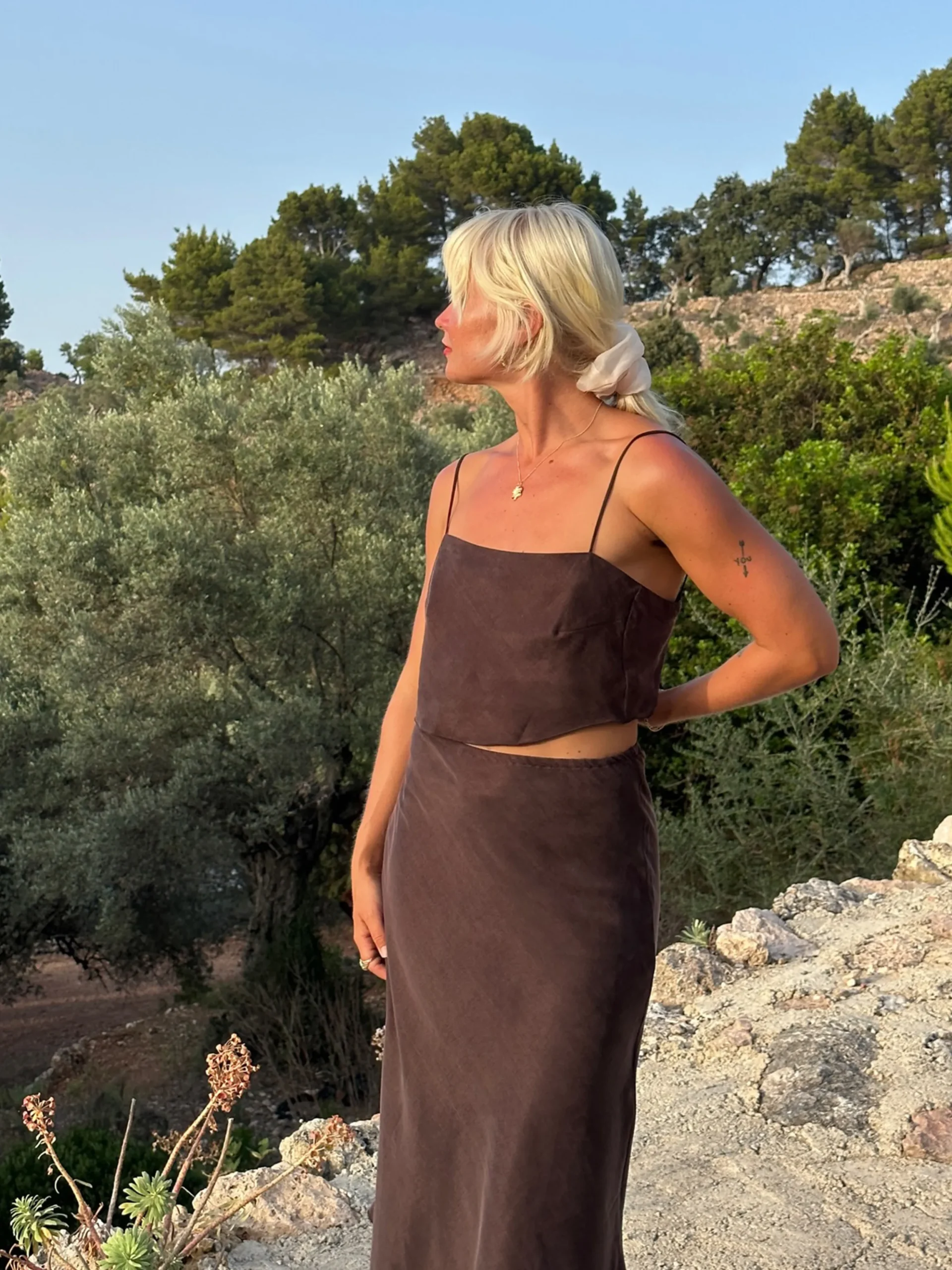 Cheap Djerf Avenue REMAKE Dream Set Midi Dark Mocha