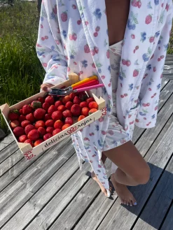 Cheap Djerf Avenue Robe Summer Berries