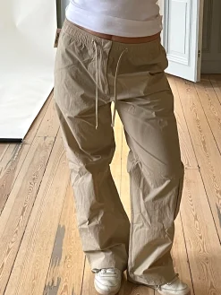 Store Djerf Avenue Sporty Pants Sand