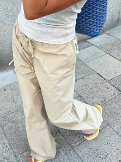 Store Djerf Avenue Sporty Pants Sand