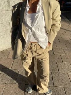 Store Djerf Avenue Sporty Pants Sand