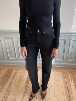 Best Sale Djerf Avenue Straight Jeans Black