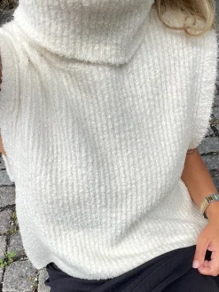 Fashion Djerf Avenue Turtleneck Top Cream